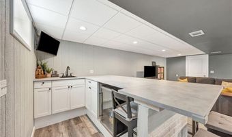 5538 Silverpoint Dr, Cincinnati, OH 45247