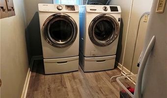 222 Shallowbrook Dr, Advance, NC 27006