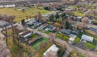 307 6th St, Benton City, WA 99320