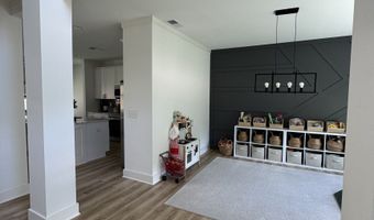 5661 Wooded Vly, Flowery Branch, GA 30542