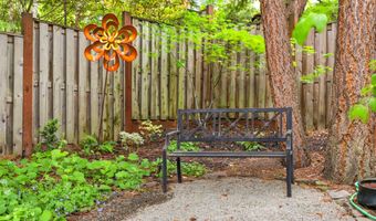 611 Forest St, Ashland, OR 97520