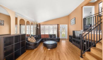 7 N School St, Addison, IL 60101
