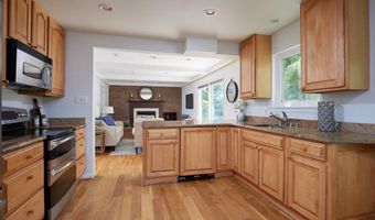 7811 CHARLESTON Dr, Bethesda, MD 20817