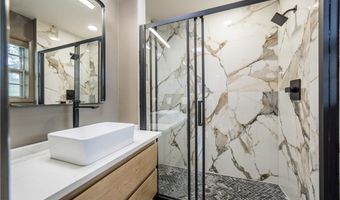 723 8th St, Bentonville, AR 72712
