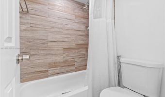 3301 N Country Club Dr 607, Aventura, FL 33180