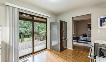 1040 Greenhills Dr, Ann Arbor, MI 48105