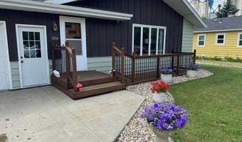 322 5th St E, Bottineau, ND 58318