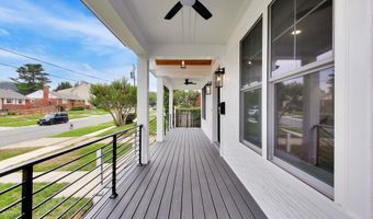 6410 WINNEPEG Rd, Bethesda, MD 20817
