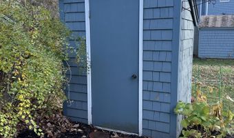 90 Baldwin Dr, Bangor, ME 04401