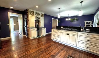 131 Pine Cir, Bennington, VT 05201