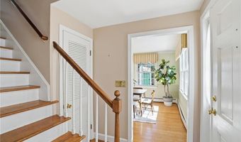 194 New Meadow Rd, Barrington, RI 02806
