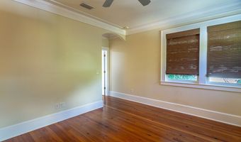 15 8th St, Apalachicola, FL 32320