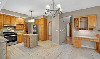 2400 Ridgetop Cir, Ames, IA 50014
