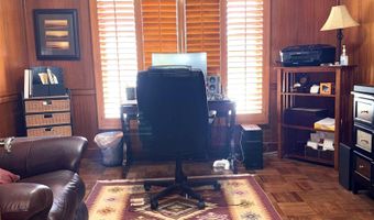812 S Clowe Ave, Artesia, NM 88210