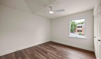 1026 Claytonbrook Dr, Ballwin, MO 63011