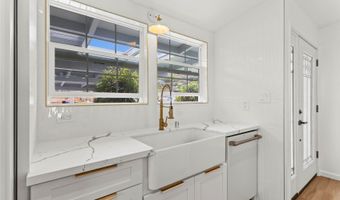 308 Hanakoa St, Honolulu, HI 96825