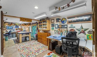 10 Oak Leaf Ln, Arden, NC 28704