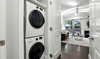 2001 15TH St N 111, Arlington, VA 22201