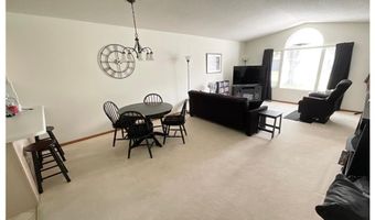 1700 Carriage Homes Dr SW B, Austin, MN 55912