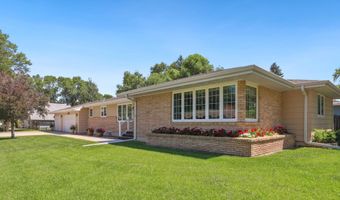 904 Squire Ln, Aberdeen, SD 57401