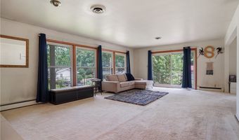 821 Cliffside Dr, Akron, OH 44313