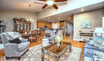 61 Pondview Cir 61, Beacon Falls, CT 06403