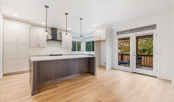 20870 YOSEMITE St NE, Aurora, OR 97002