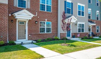 220 Anchor Way 3820, Aberdeen, NJ 07721