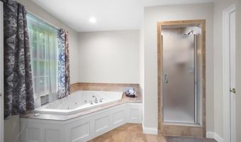 2 Scenic Ridge Ct, Coventry, RI 02816