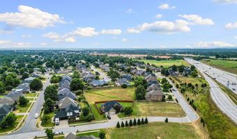 2711 SE 7Th St, Bentonville, AR 72712