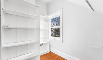 9 Linden Ave, East Providence, RI 02916