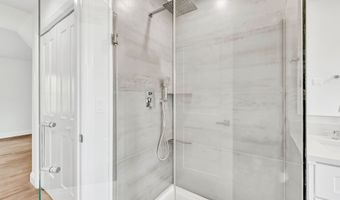 20 Depalma Ln, Danbury, CT 06811
