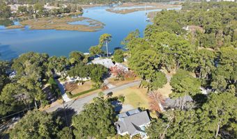 106 S Hermitage Rd, Beaufort, SC 29902