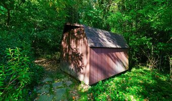 8200 BEECH TREE Rd, Bethesda, MD 20817