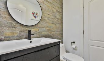 24 Suffolk Ct, Bedford, NH 03110