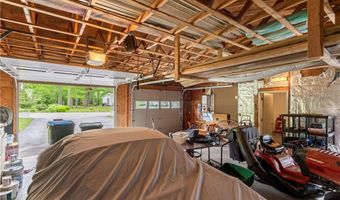 19 Bruce Dr, North Smithfield, RI 02896
