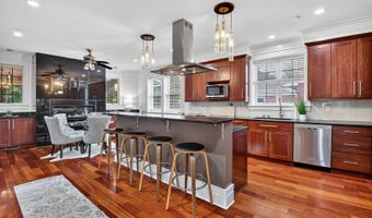 9715 SINGLETON Dr, Bethesda, MD 20817