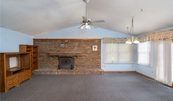 915 Sharondale Dr, Amherst, OH 44001