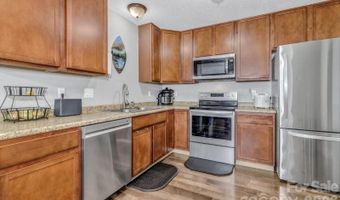 43 Pelzer St, Asheville, NC 28804