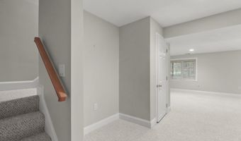1 Hollyhock Knoll Ct 1, Bourne, MA 02532