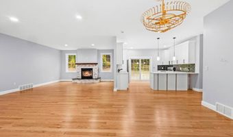 222 Briarwood Ct, Albany, NY 12203
