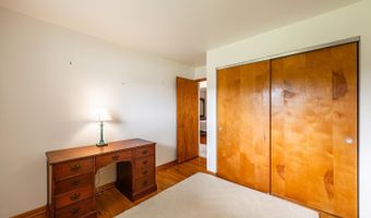 408 Hillview Dr, Aurora, IN 47001