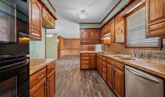 926 Sandstone Dr, Bartlesville, OK 74006