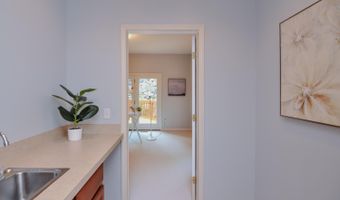 588 Green Rd, Ann Arbor, MI 48105