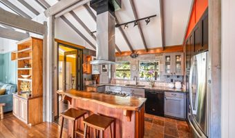 690 E Kuiaha Rd, Haiku, HI 96708