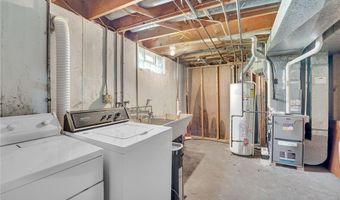 61 Caesar Blvd, Amherst, NY 14221