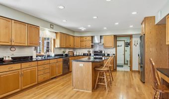 40498 N Sunset Dr, Antioch, IL 60002