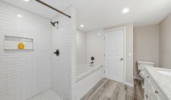 51 Lakeside Dr, Alloway, NJ 07422