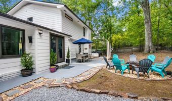 813 Lakeshore Dr, Berkeley Lake, GA 30096