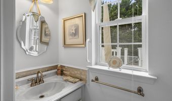 65 Chestnut Way Cir, Barnegat, NJ 08005